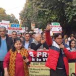 दिल्ली विश्विद्यालय में कार्यरत तदर्थ शिक्षकों के विस्थापन के विरोध में डूटा का प्रर्दशन